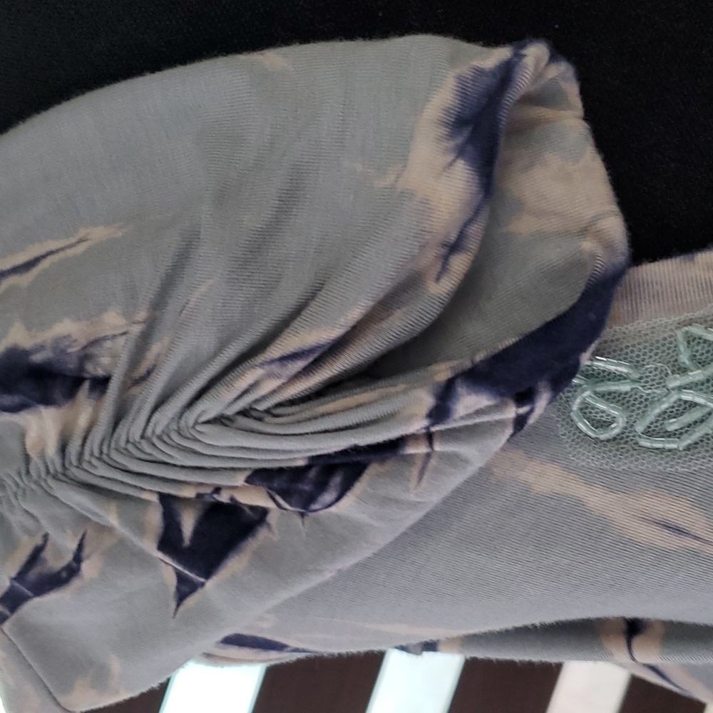Tunic - Picture 3 of 9